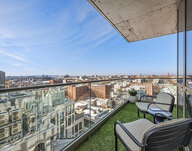 395 Carroll Street - Photo Thumbnail 6