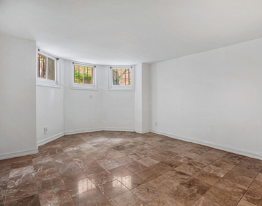 457 Clinton Ave - Photo Thumbnail 7