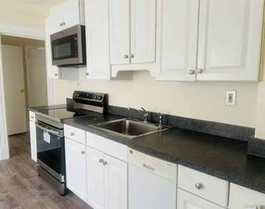 46 Totten Place - Photo Thumbnail 2