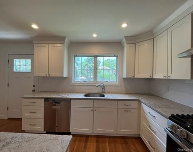 54 Ashwood Road - Photo Thumbnail 5