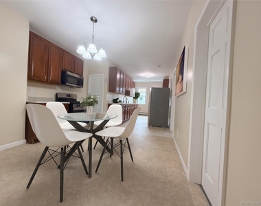 30 Seward Avenue - Photo Thumbnail 6