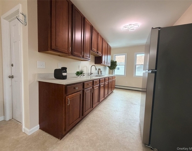 30 Seward Avenue - Photo Thumbnail 3