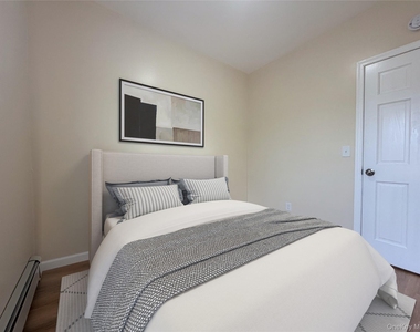 30 Seward Avenue - Photo Thumbnail 7