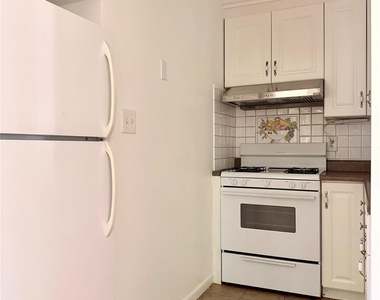21618 39th Avenue - Photo Thumbnail 6