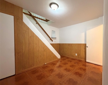 21618 39th Avenue - Photo Thumbnail 12