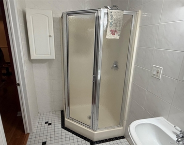 31 Richard Road - Photo Thumbnail 10