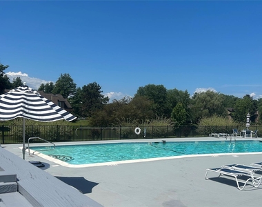 15 Pond Drive W - Photo Thumbnail 16