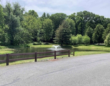 15 Pond Drive W - Photo Thumbnail 14