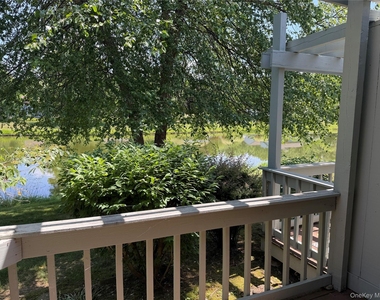 15 Pond Drive W - Photo Thumbnail 3