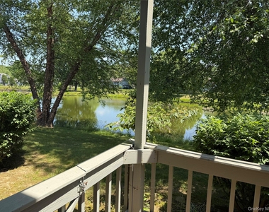 15 Pond Drive W - Photo Thumbnail 2