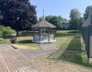 15 Pond Drive W - Photo Thumbnail 13