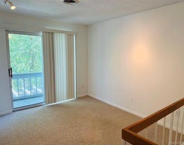 15 Pond Drive W - Photo Thumbnail 6
