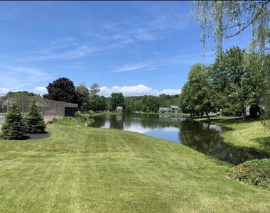 15 Pond Drive W - Photo Thumbnail 12