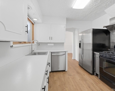 54 Vernon Parkway - Photo Thumbnail 4