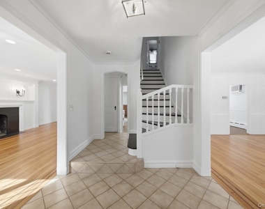 54 Vernon Parkway - Photo Thumbnail 2