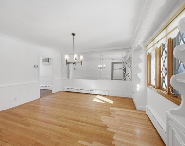 54 Vernon Parkway - Photo Thumbnail 6