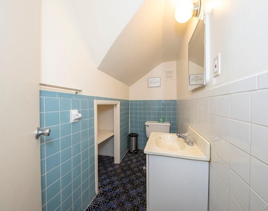 72-74 Pearsall Avenue - Photo Thumbnail 12
