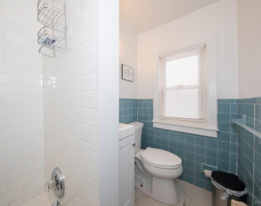 72-74 Pearsall Avenue - Photo Thumbnail 11