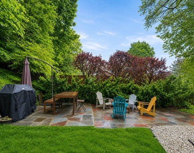 20 Dorchester Drive - Photo Thumbnail 13