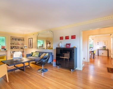 20 Dorchester Drive - Photo Thumbnail 2