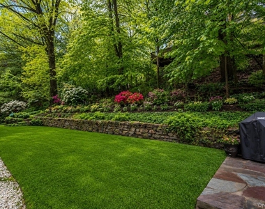 20 Dorchester Drive - Photo Thumbnail 12
