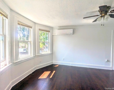 344 Roslyn Ave - Photo Thumbnail 2