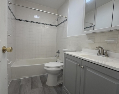 5 Saybrook Drive - Photo Thumbnail 9