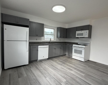 5 Saybrook Drive - Photo Thumbnail 3