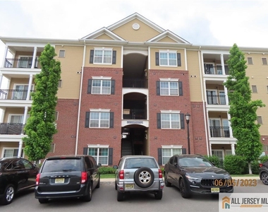 544 E Celebration Way - Photo Thumbnail 2