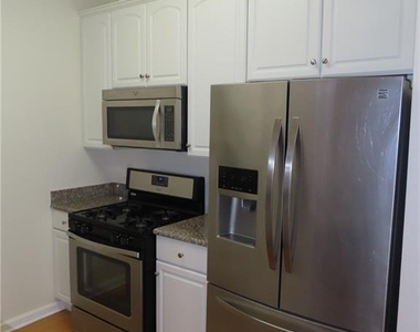 544 E Celebration Way - Photo Thumbnail 5