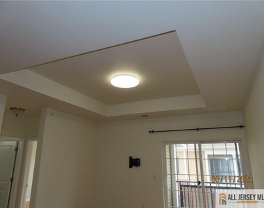 544 E Celebration Way - Photo Thumbnail 31