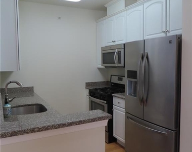 544 E Celebration Way - Photo Thumbnail 8