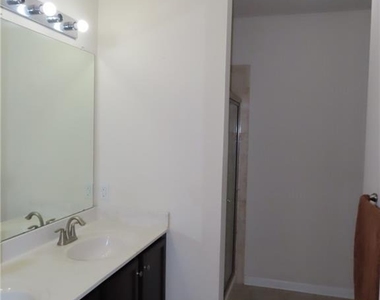 544 E Celebration Way - Photo Thumbnail 26