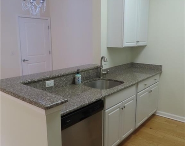544 E Celebration Way - Photo Thumbnail 7