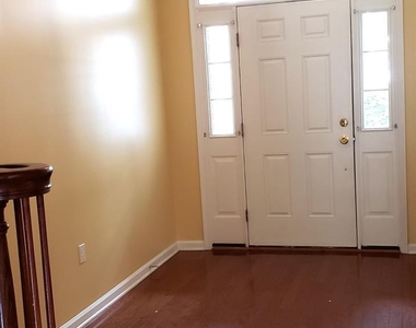 4 Blake Drive - Photo Thumbnail 2