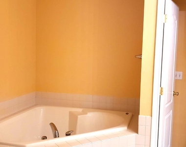 4 Blake Drive - Photo Thumbnail 12