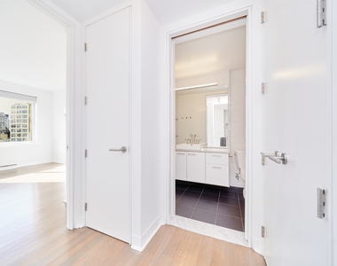 200 E 11th Street - Photo Thumbnail 7