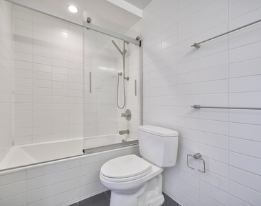 200 E 11th Street - Photo Thumbnail 11