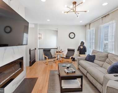 12703 Gartney Lane - Photo Thumbnail 5