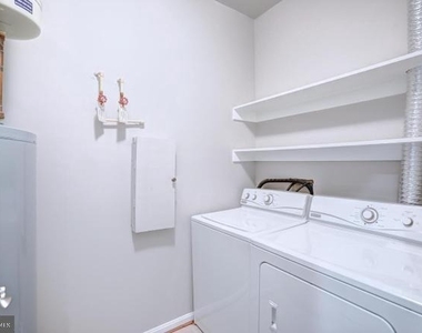 21441 Humbolt Square - Photo Thumbnail 12