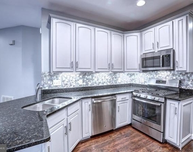 21441 Humbolt Square - Photo Thumbnail 6