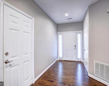 21441 Humbolt Square - Photo Thumbnail 1