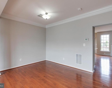 25286 Mcintyre Square - Photo Thumbnail 9