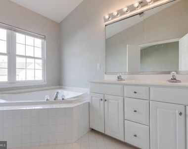 25286 Mcintyre Square - Photo Thumbnail 21