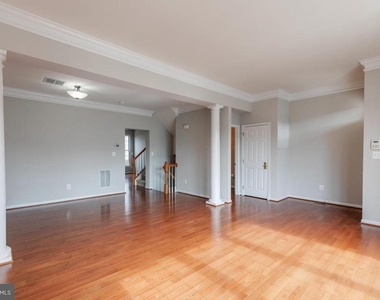 25286 Mcintyre Square - Photo Thumbnail 3