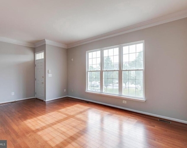 25286 Mcintyre Square - Photo Thumbnail 4