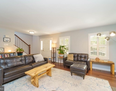 6224 Capella Avenue - Photo Thumbnail 4