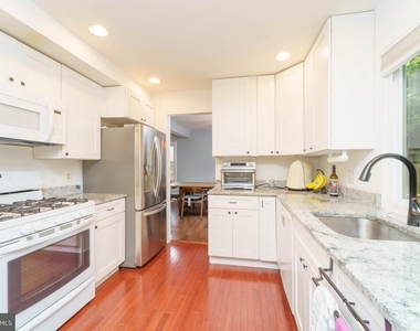 6224 Capella Avenue - Photo Thumbnail 7