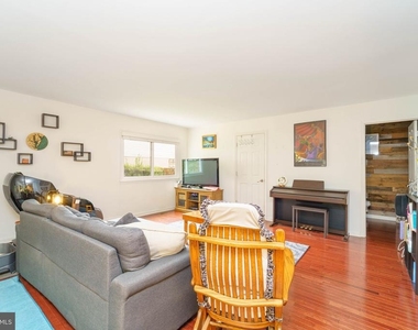 6224 Capella Avenue - Photo Thumbnail 8