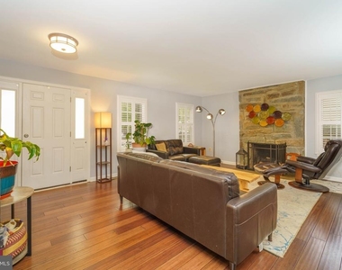 6224 Capella Avenue - Photo Thumbnail 2